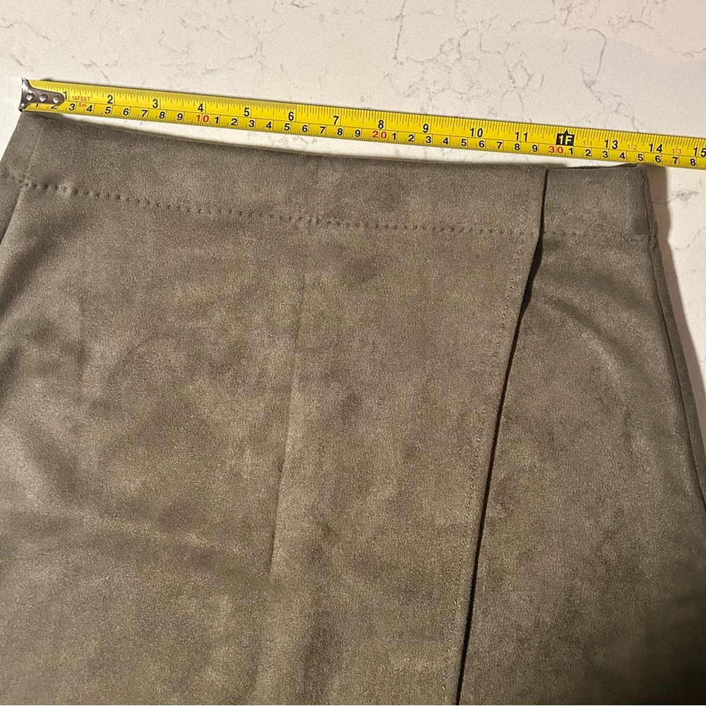 Max Studio London 26”W Faux Suede Wrap Mini Skirt Army Green - Picture 12 of 15